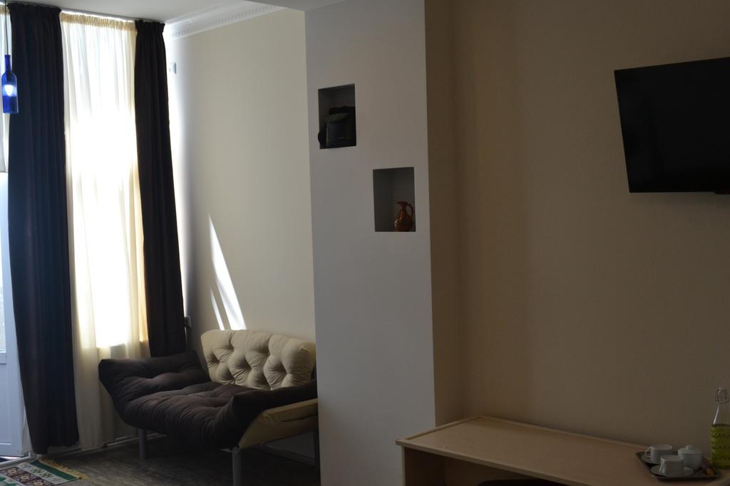 Family Apartment In Avlabari Tbilisi Exterior foto