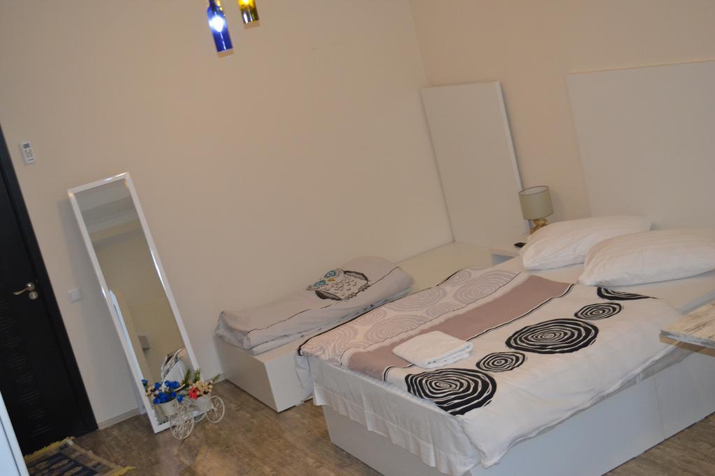 Family Apartment In Avlabari Tbilisi Exterior foto